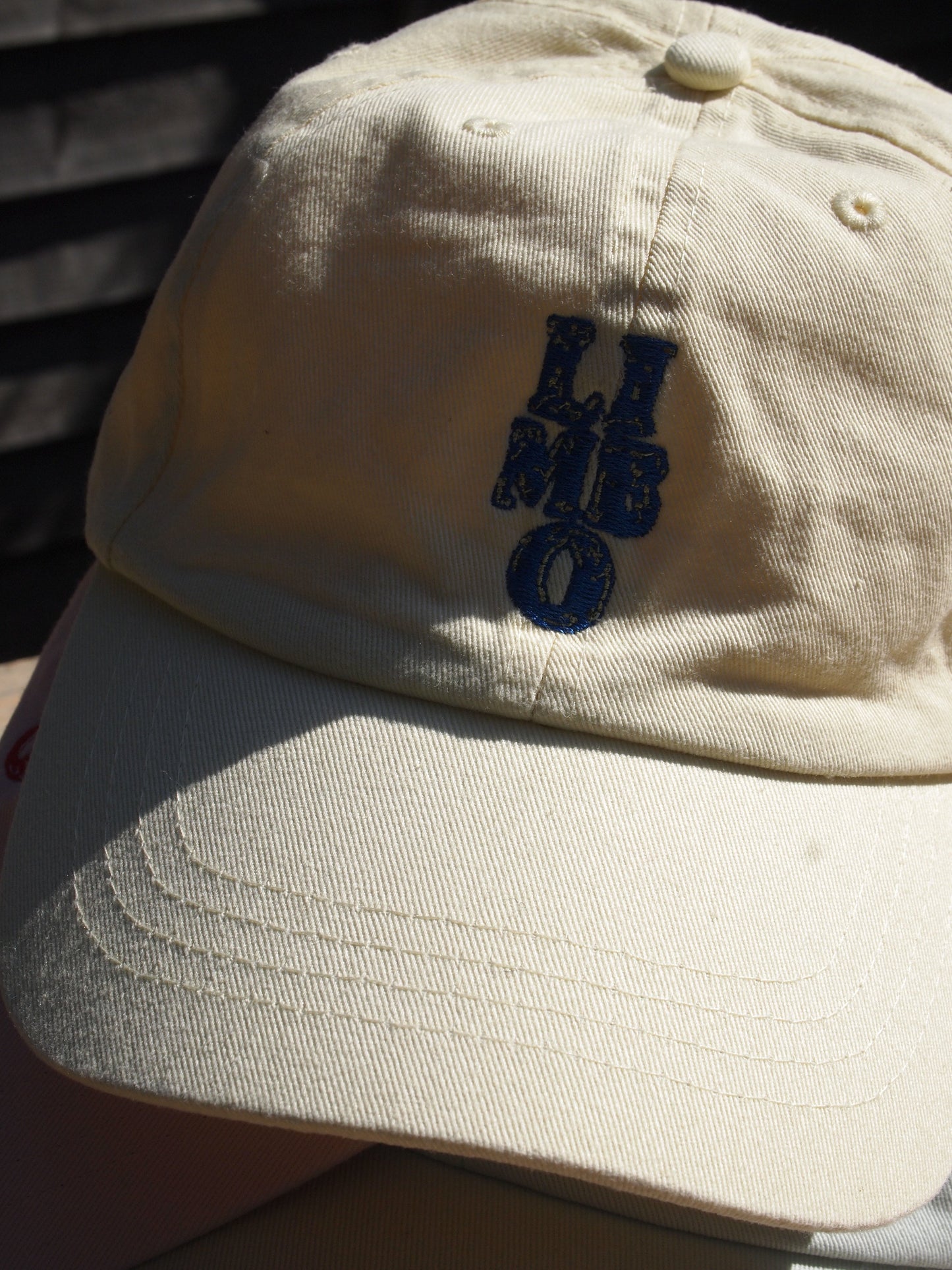 Caps