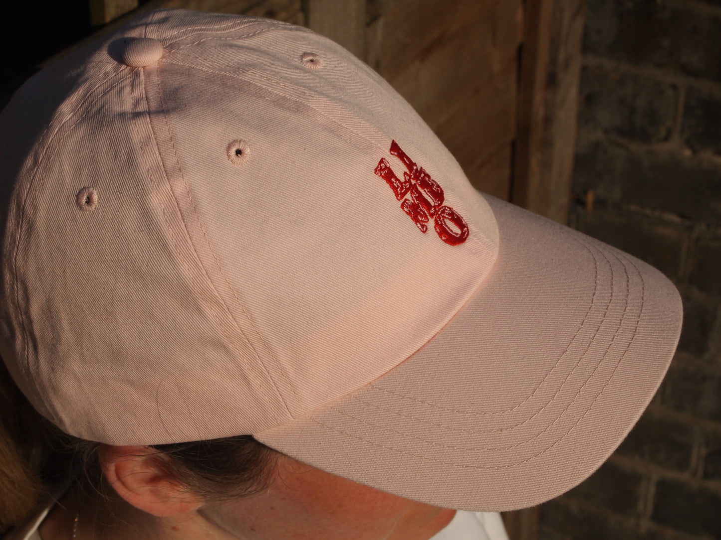 Caps